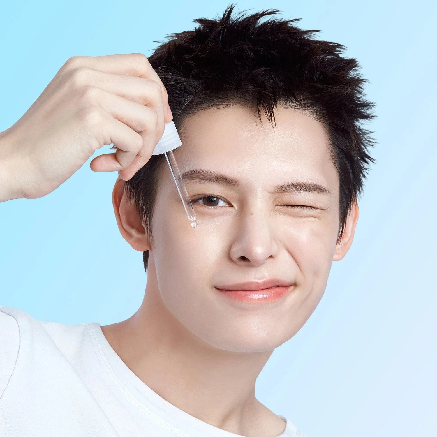 Torriden DIVE-IN Serum applied on hand showing texture